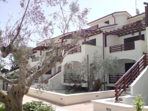  Kiani Apartment  Пинето